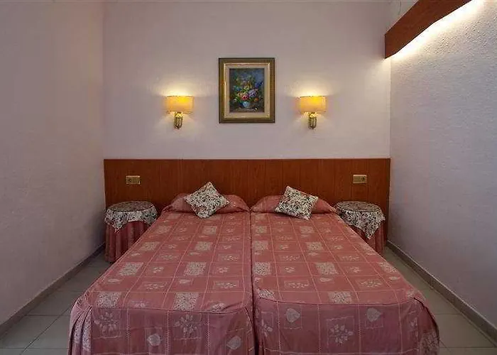 Medium Claramar Hotel 3*